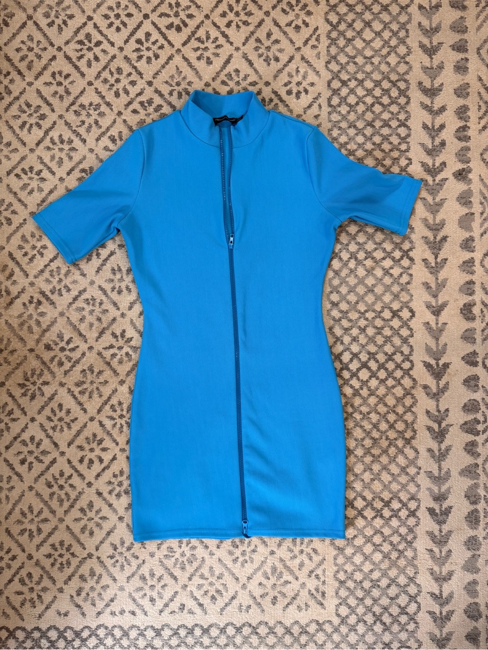 NWOT PrettyLittleThing Cornflower Blue Short Sleeve Zip Front Dress